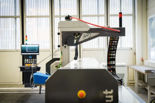 STM MasterCut - obrazek 2